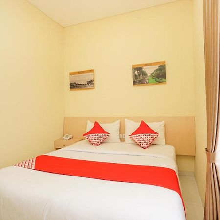 Oyo 272 M Suite Residence Malang Dış mekan fotoğraf