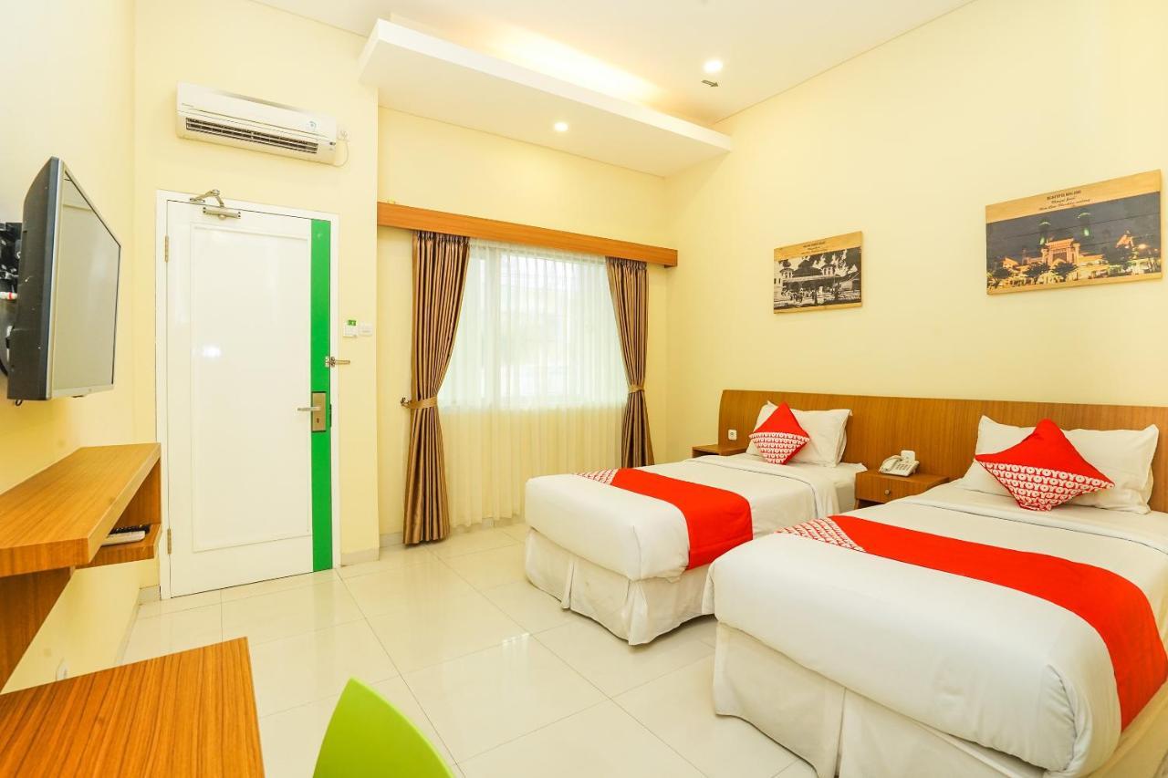 Oyo 272 M Suite Residence Malang Dış mekan fotoğraf