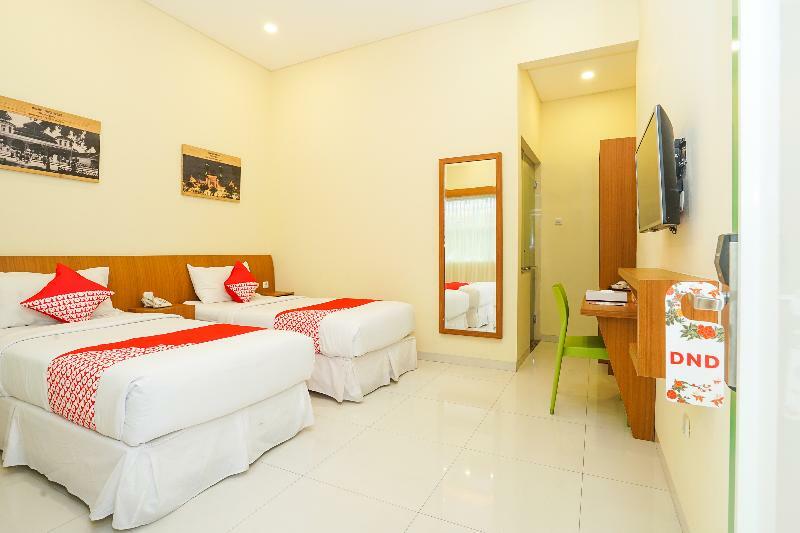 Oyo 272 M Suite Residence Malang Dış mekan fotoğraf